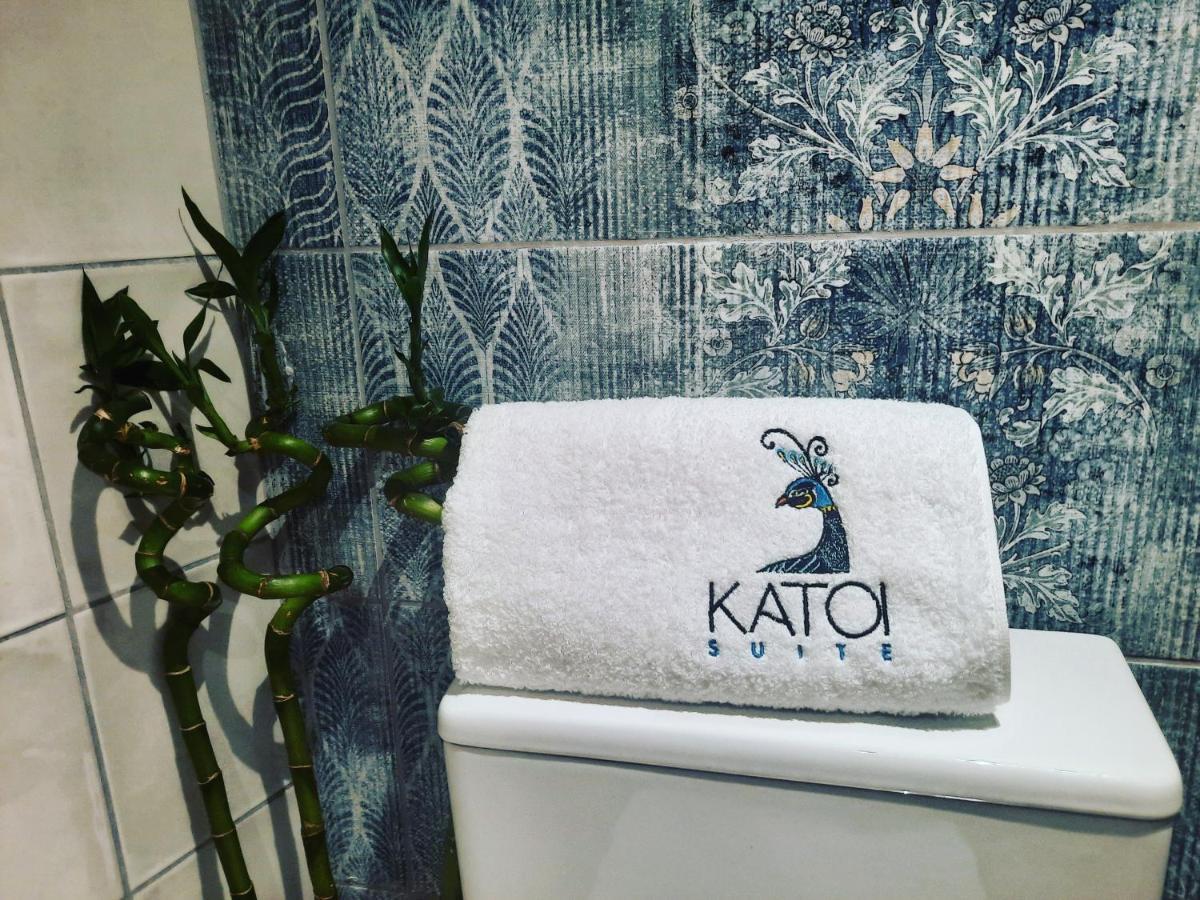 Katoi Suite Exo Khora Luaran gambar